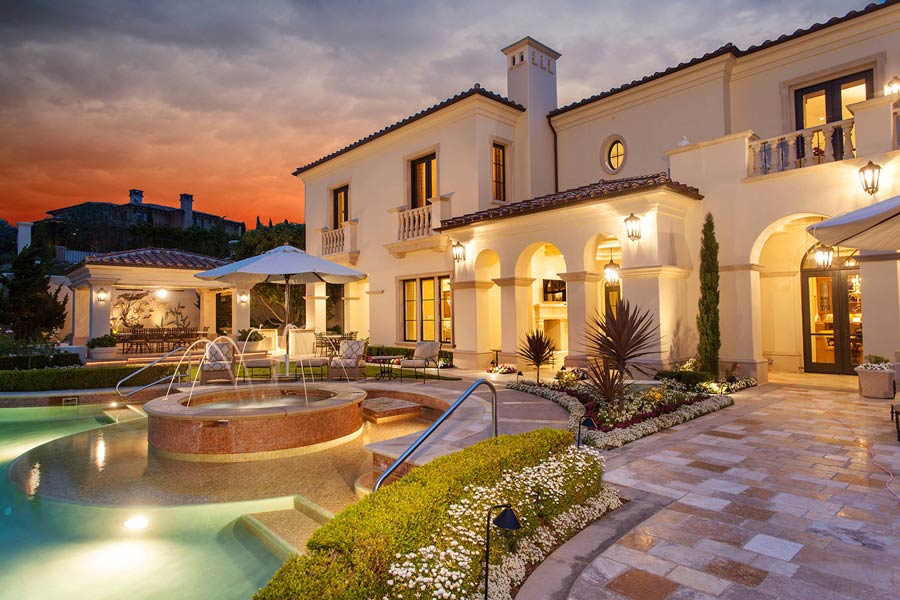 Biệt thự Địa Trung Hải có hồ bơi và không gian thư giãn ngoài trời