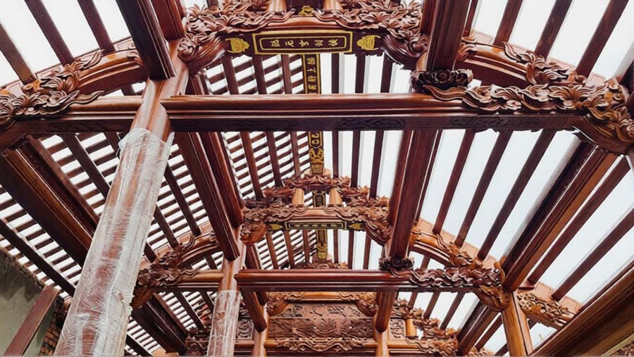 Thi công mái ngói trên hệ khung kèo gỗ