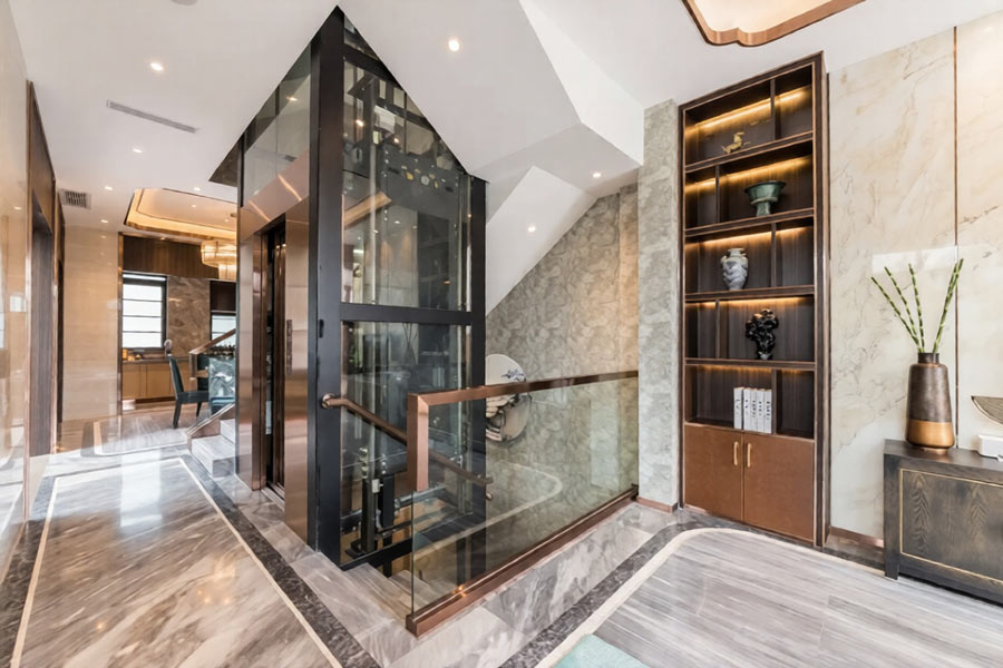 Ngoài trời (thang máy kính)