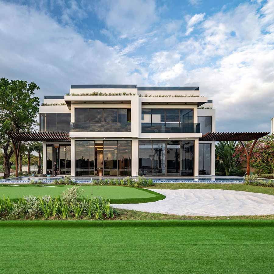 Biệt thự 10 tỷ có sân golf mini