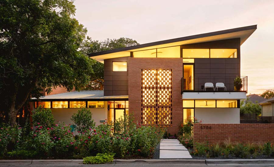 Thiết kế nhà vuông 2 tầng mái lệch​