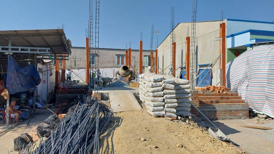Bước 2: Thi công cột, dầm, sàn và cầu thang