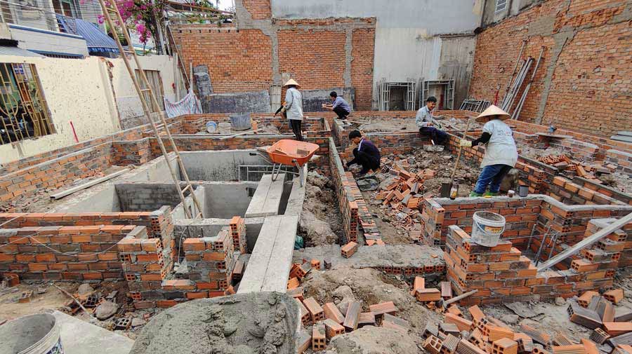 Bước 1: Thi công móng nhà 2 tầng