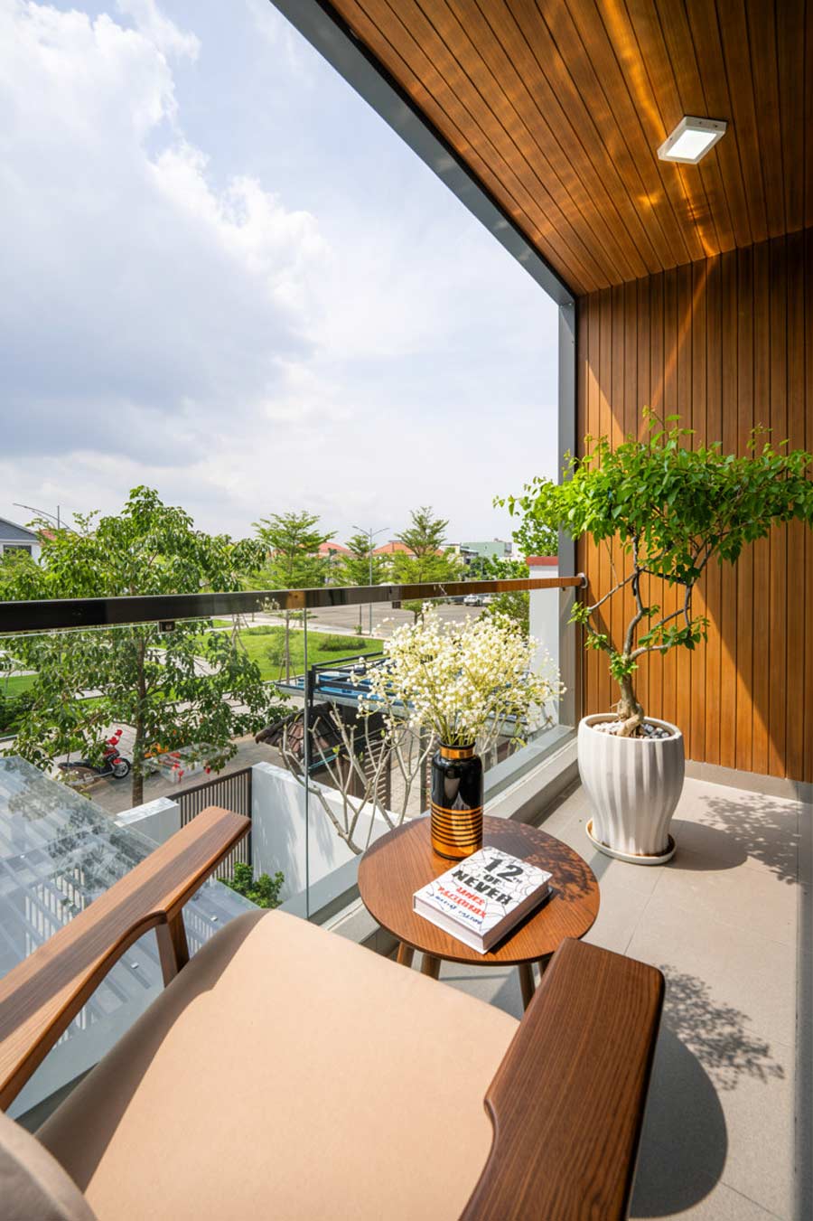 Thiết kế ban công, lô gia và mái đua